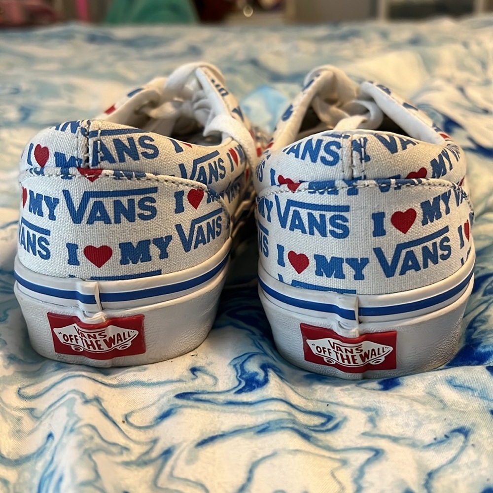Vans - Picture 2 of 4